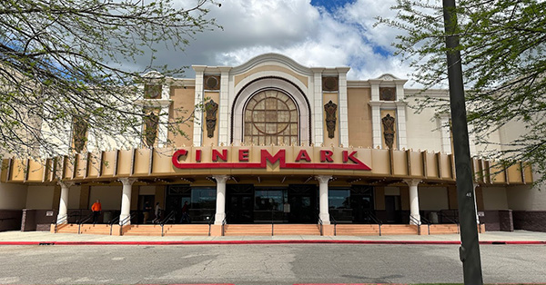 Cinemark Gulfport 16 - 15171 Crossroads Pkwy, Gulfport, MS 39503