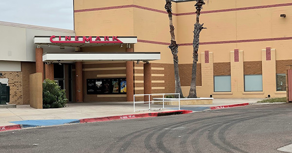 Cinemark Mall del Norte - 5300 San Dario, Laredo, TX 78041