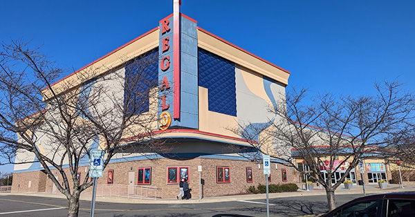 Regal Dulles Town Center - 21100 Dulles Town Circle, Suite 203, Dulles, VA 20166