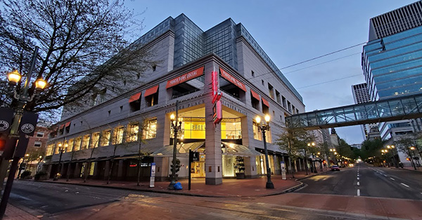 Regal Pioneer Place - 340 SW Morrison, Portland, OR 97204