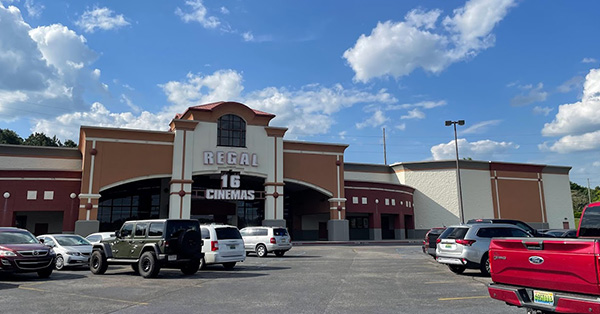 Regal Trussville - 5895 Trussville Crossings Parkway, Birmingham, AL 35235