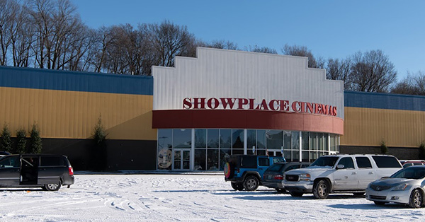 Showplace Cinemas Henderson 8 - 406 Walker Drive, Henderson, KY 42420